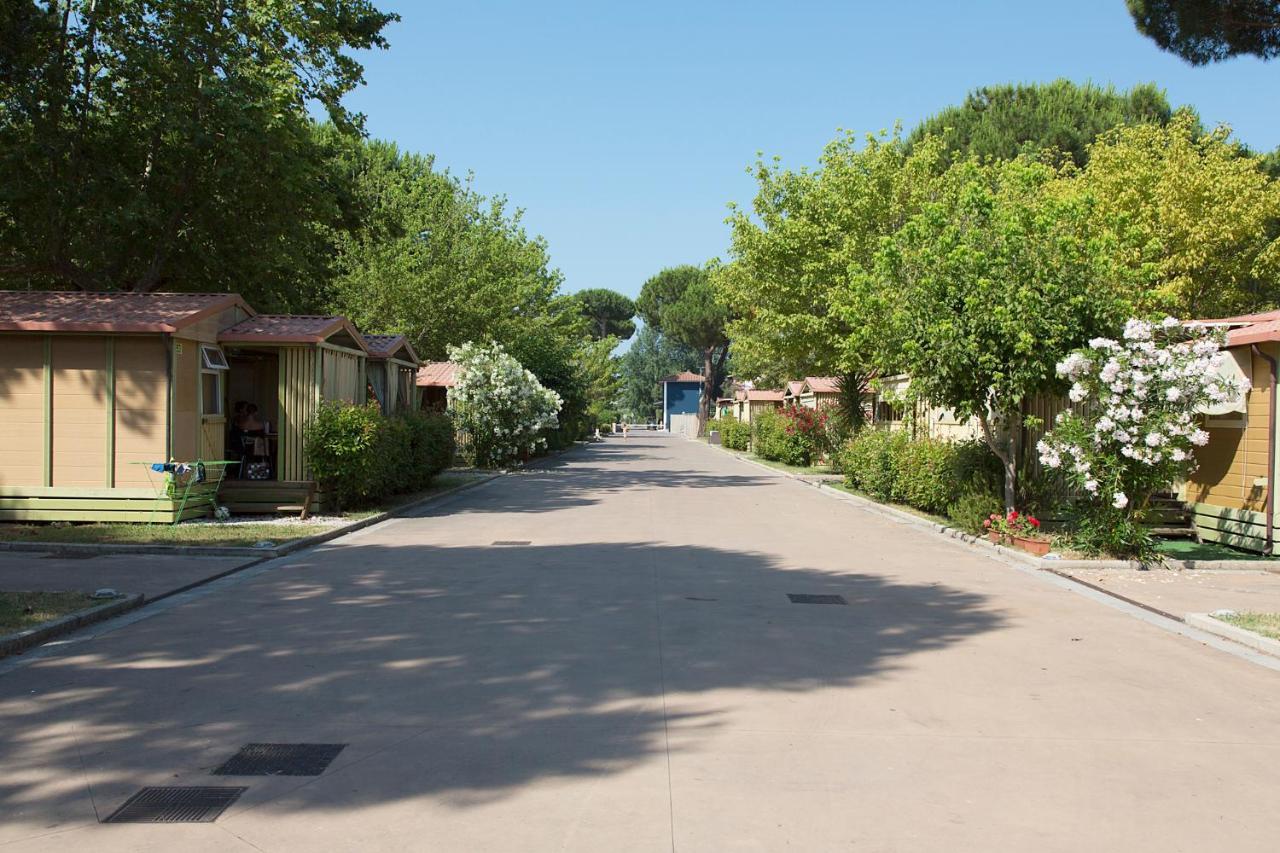 Hotel Camping Versilia Mare Lido di Camaiore Exterior foto