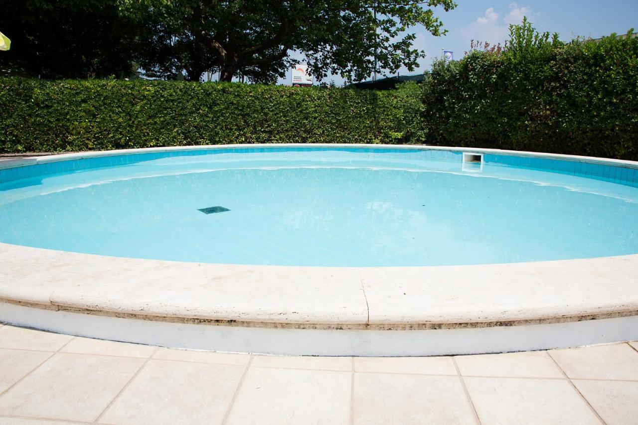 Hotel Camping Versilia Mare Lido di Camaiore Exterior foto