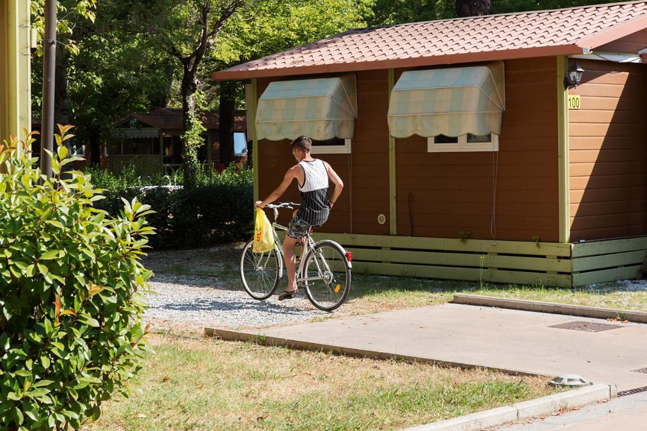 Hotel Camping Versilia Mare Lido di Camaiore Exterior foto