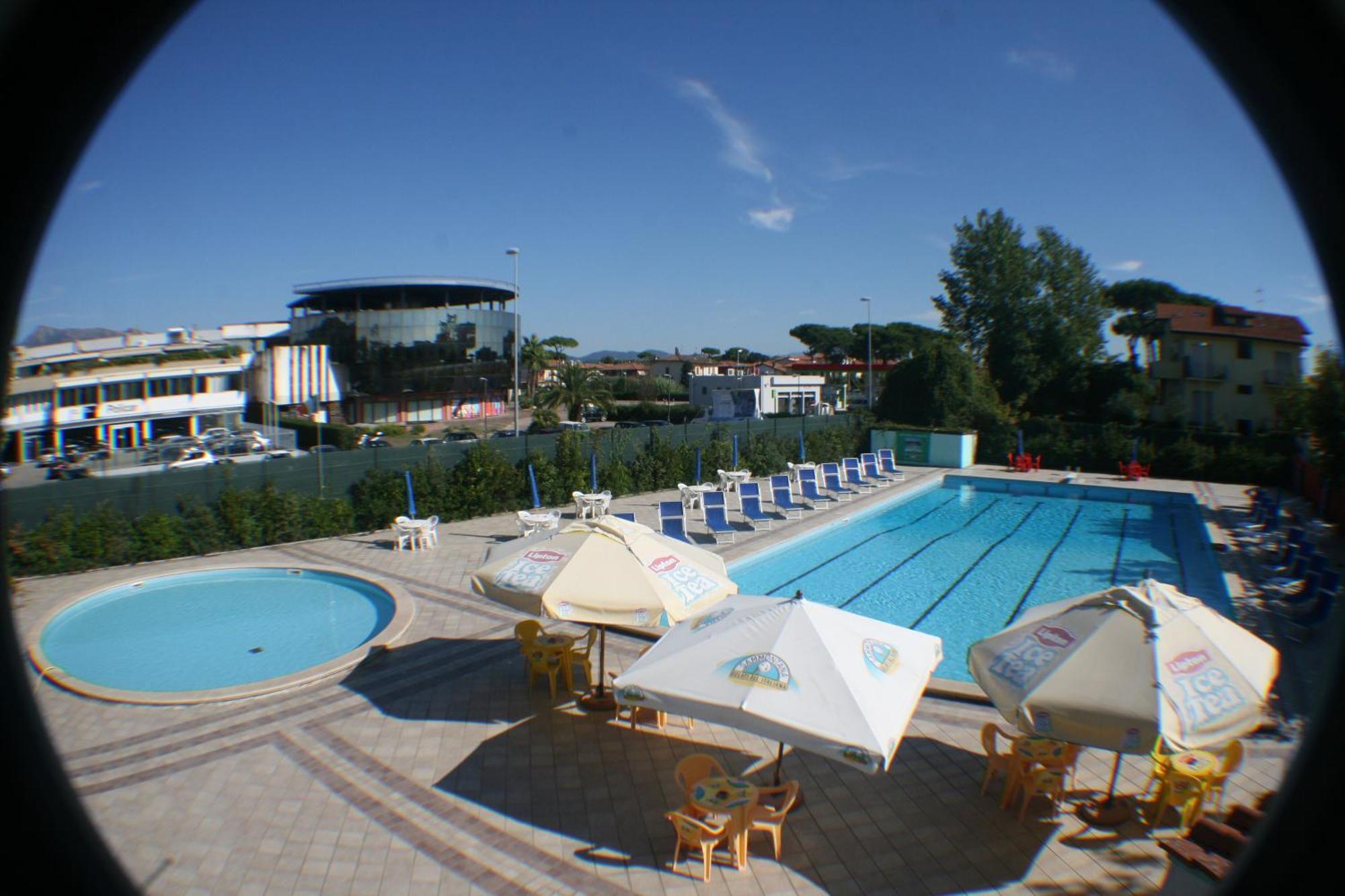 Hotel Camping Versilia Mare Lido di Camaiore Exterior foto